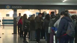 Largas filas y demoras en Constitución por el trámite para vincular el CUD a la SUBE Largas filas y demoras en Constitución por el trámite para vincular el CUD a la SUBE