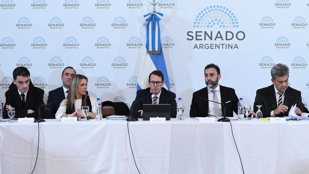 El nuevo escenario patea la discusión en el hemiciclo para el 23 de mayo, a solo dos días del pacto convocado por el presidente Javier Milei, en Córdoba.