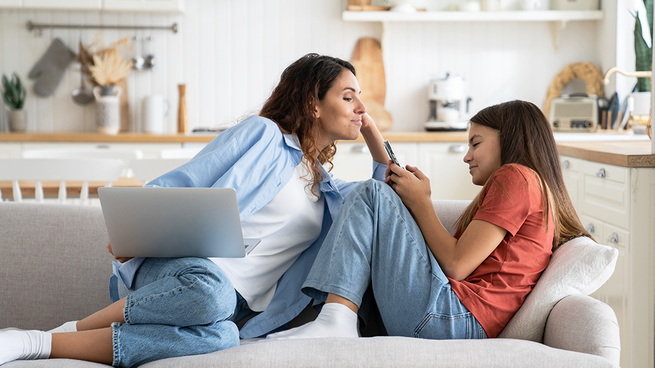&nbsp;WhatsApp permitirá crear cuentas vinculadas para menores con comunicación limitada a contactos seguros y ajustes supervisados por los padres.