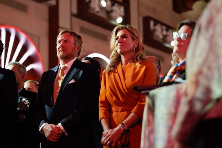  Este lunes, los reyes de los Países Bajos, Guillermo Alejandro y Máxima Zorreguieta aterrizaron en la ciudad de Washington. Este lunes, los reyes de los Países Bajos, Guillermo Alejandro y Máxima Zorreguieta aterrizaron en la ciudad de Washington. 