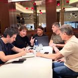 Dante Gebel reunió a su mesa política en Madrid, encabezada por Juan Pablo Brey, y está más cerca de ser candidato presidencial en 2027. Dante Gebel reunió a su mesa política en Madrid, encabezada por Juan Pablo Brey, y está más cerca de ser candidato presidencial en 2027.