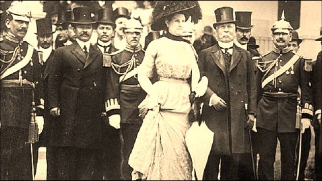 En 1914 el Licenciado Francisco Sebastián Carvajal y Gual asume la presidencia de la República. 