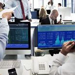 Aunque ninguna de las entidades proyecta una caída inminente similar a las grandes crisis financieras del pasado, ambas coinciden en que los inversores enfrentan un escenario cada vez más desafiante. Aunque ninguna de las entidades proyecta una caída inminente similar a las grandes crisis financieras del pasado, ambas coinciden en que los inversores enfrentan un escenario cada vez más desafiante.