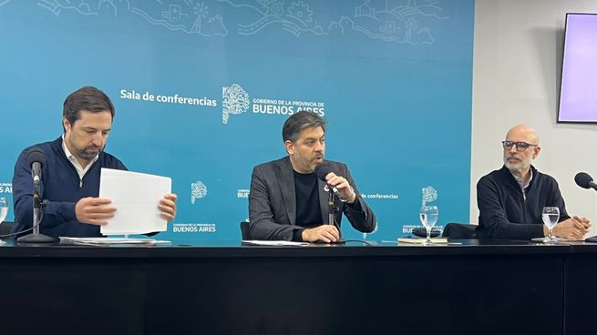 Carlos Bianco encabezó una conferencia de prensa del gobierno bonaerense.