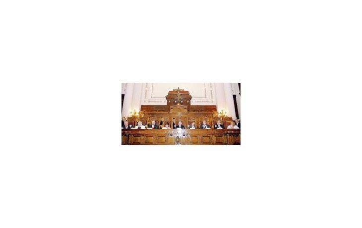 ámbito.com | Los ministros de la Corte Suprema de Justicia (excepto Carlos Fayt), junto al ministro de Justicia, Seguridad y Derechos Humanos, Aníbal Fernández; el procurador general de la Nación, Esteban Righi; y la defensora general de la Nación, Stella Maris Martín