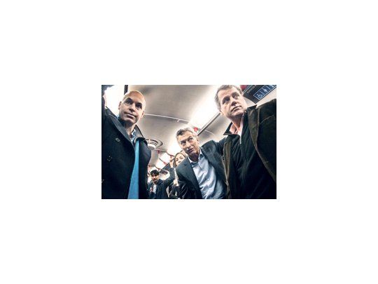 Horacio Rodríguez Larreta, Mauricio Macri y el titular de Subterráneos de Buenos Aires, Juan Pablo Piccardo, recorrieron ayer la línea A donde hoy se inaugurarán dos estaciones en el barrio porteño de Flores.