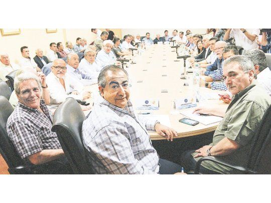 Uniformidad. Es lo que buscó el triunvirato de CGT frente a la heterogeneidad de intereses de los gremios antes de discutir con Gobierno.