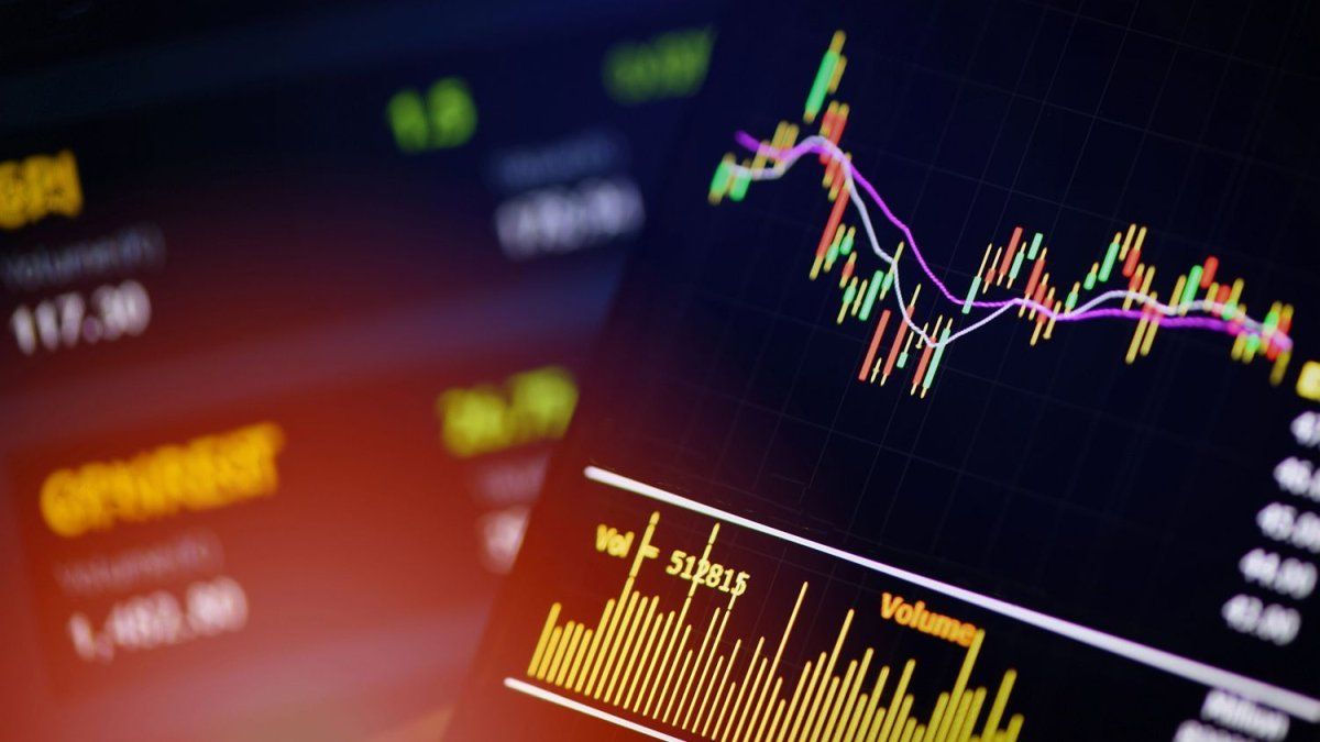 Argentine shares jump up to 5.5% and the market closely looks at the bond curve in pesos