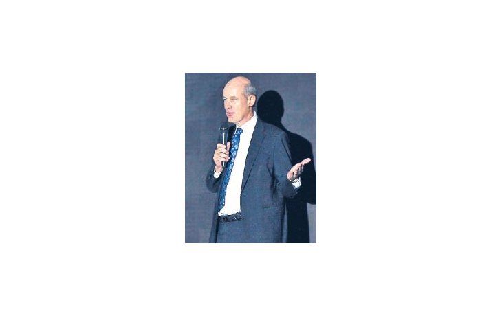 Para Joachim Maier es necesario levantar el cepo,  pero antes hay que generar confianza. De lo contrario no ve techo para el dólar: “Puede llegar a 15 pesos, a 18 o a 20”.
