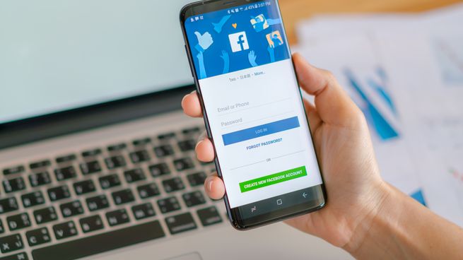 Se hunden las acciones de Facebook pese a los ingresos récord del último trimestre.