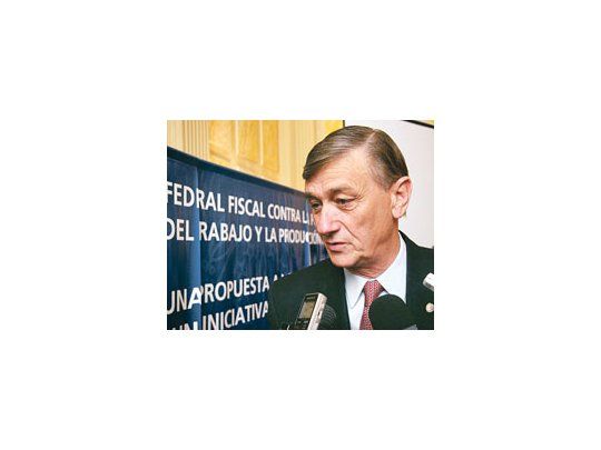 En simultáneo, el gobernador anunció un plan para ampliar la base de grandes contribuyentes de 3 mil a 10 mil inscriptos.