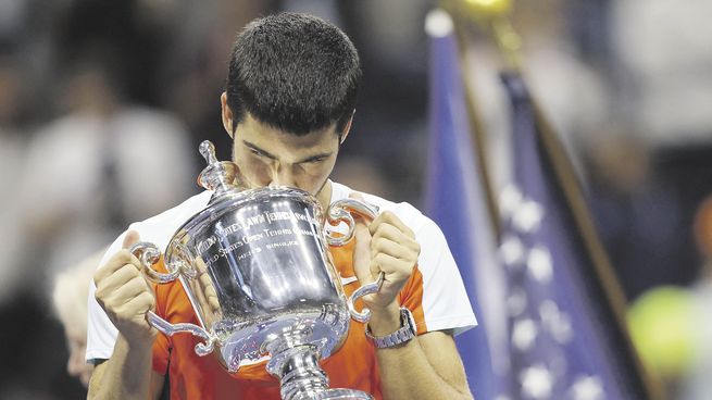 histórico. Lo que logró el español Carlos Alcaraz anoche en Flushing Meadows, donde se erigió en el N°1 del mundo más joven del tenis.