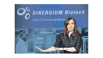 Cristina de Kirchner aprovechó la inauguración de la planta del laboratorio Sinergium Biotech para lanzar oficialmente la idea de una reforma judicial.
