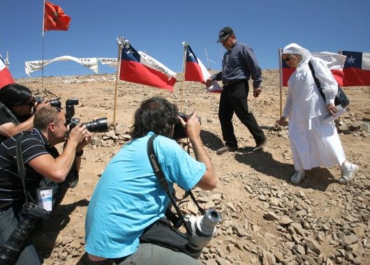 Las visitas religiosas en el campamento Esperanza.