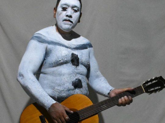 Pereira. El artista le pone el cuerpo a Pierrot.