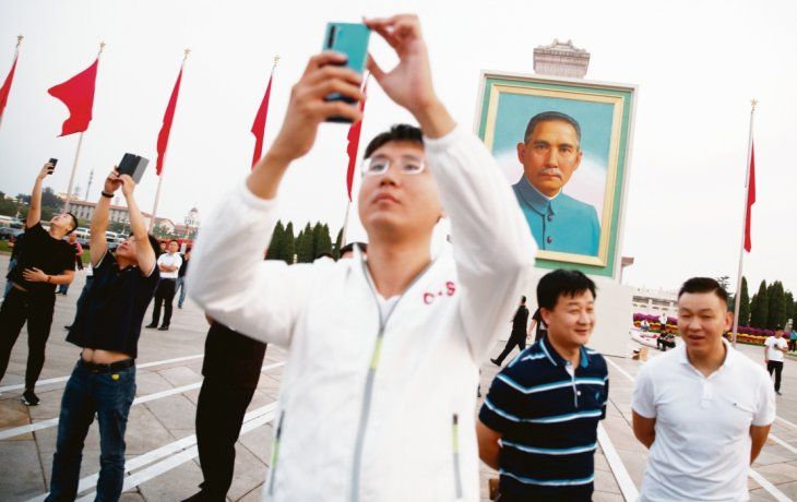 TURISMO.&nbsp; La plaza Tiananmen estuvo ayer abarrotada por turistas nacionales.&nbsp;