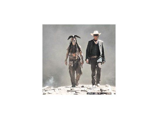 Johnny Depp (como Toro) y Armie Hammer como el Llanero Solitario en la nueva resurreción de un héroe clásico que intenta Hollywood. El equipo es el mismo que “Piratas del Caribe”, y se espera una serie de películas que alcance al menos la trilogía.