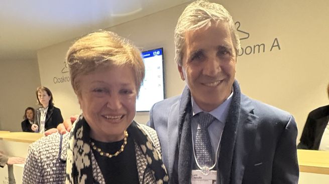 Luis Caputo y Kristalina Georgieva se encontraron en Davos.