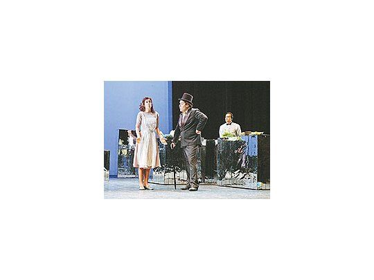 Con buengusto,AlejandroCerveratrasladó a laépoca actual lavieja historiade Cenicientaen una versiónmuy bienconcertada porCarlos Vieu ybuen elenco,en el que sedestacaLuciano Miotto.
