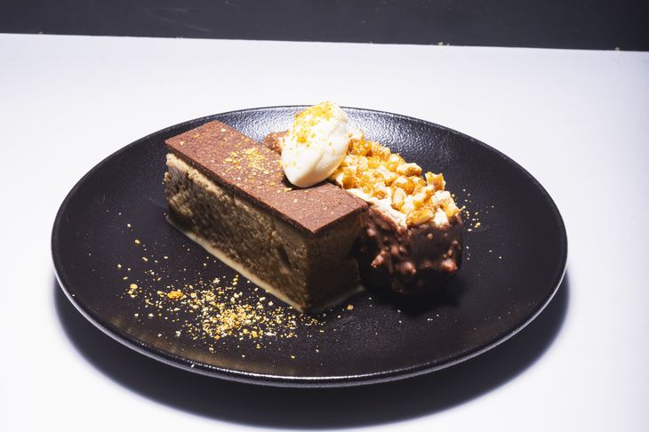 Pistacho artesanal y chocolate: una combinación sofisticada y adictiva. Pistacho artesanal y chocolate: una combinación sofisticada y adictiva.