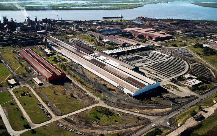 Ternium es la mayor siderúrgica del país. Tiene planta en San Nicolás, provincia de Buenos Aires. Ternium es la mayor siderúrgica del país. Tiene planta en San Nicolás, provincia de Buenos Aires.