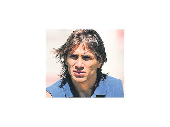 Leonardo Ponzio expresó su deseo de volver a River y viajó a Zaragoza para tratar de rescindir su contrato.