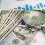 Los analistas mantienen previsiones moderadas del dólar, pero miran de cerca el cierre del año. Los analistas mantienen previsiones moderadas del dólar, pero miran de cerca el cierre del año.