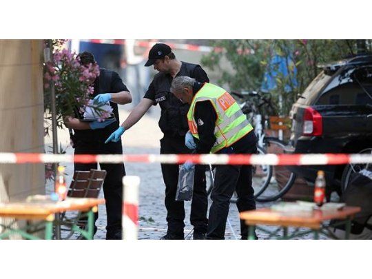 Las autoridades revelaron que se encontró un video en el que el hombre amenaza con un ataque en nombre del islam y se declara seguidor del líder de EI.