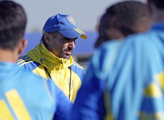 El entrenador de Boca, Diego Martínez, plantó un once titular con Nicolás Figal, ante la posible ausencia de Marcos Rojo.