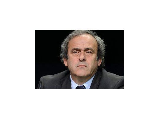Platini quedo afuera de la carrera por la presidencia de la FIFA.