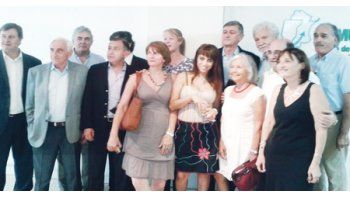 Hermes Binner encabezó ayer en la Capital Federal un brindis de fin de año junto a Margarita Stolbizer, Alicia Ciciliani, Ricardo Cuccovillo y Victoria Donda, entre otros.