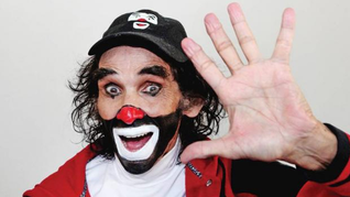 Conoce cómo se vería hoy Cepillín, el icónico presentador mexicano.