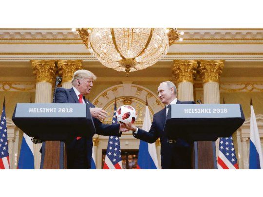 TIRARON PAREDES. Donald Trump alabó a Vladímir Putin por la organización del Mundial de Fútbol de Rusia.