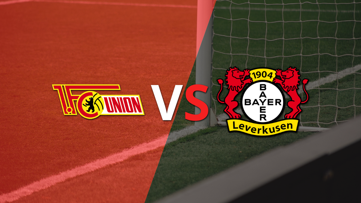 The match between Union Berlin and Bayer Leverkusen begins at the Stadion An der Alten Forsterei stadium