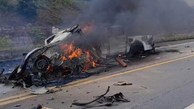 La colisión frontal ocurrió en el kilómetro 953,6 de la ruta federal BR-101, en jurisdicción de la ciudad de Mucurí, al sur del estado de Bahía.