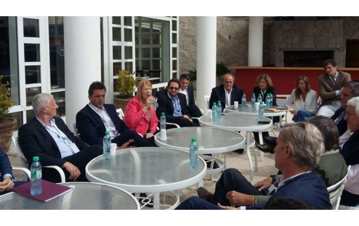 Massa y Stolbizer se mostraron juntos ante empresarios