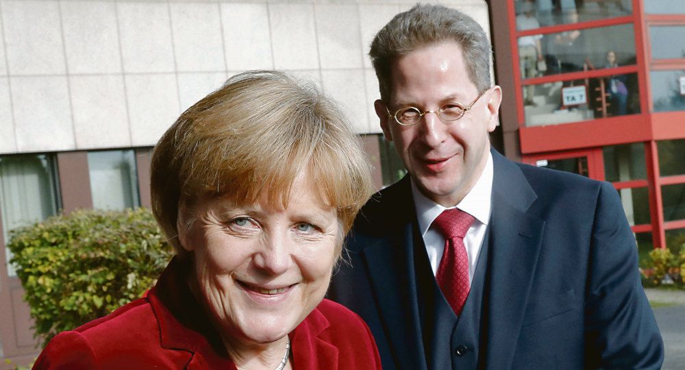 Merkel despidió al jefe de los servicios de inteligencia por sus lazos con la ultraderecha