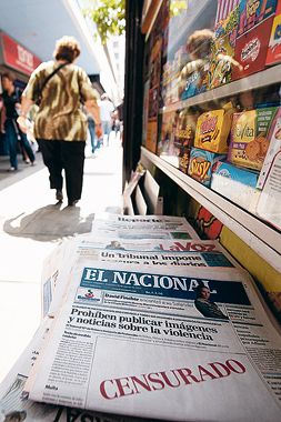 El diario El Nacional dejó claro en su tapa de ayer y en páginas interiores que no podrá publicar imágenes con víctimas de la violencia o cadáveres.