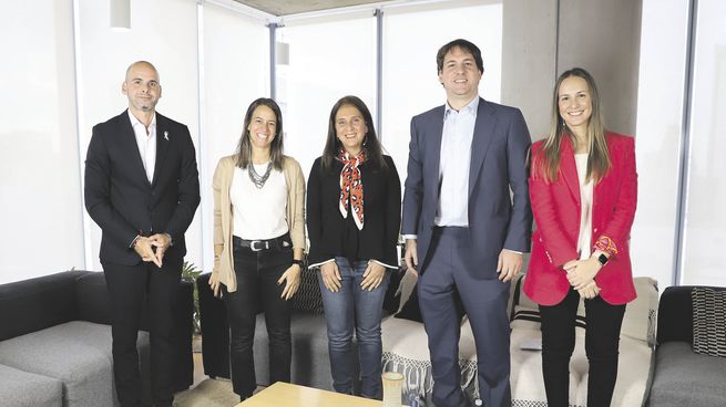 Encuentro. La nueva edición de Ámbito Debate, que se realizó en las oficinas de WeWork, contó con la participación de destacados oradores, que representaron tanto a empresas de primer nivel y rubros como también desde el sector público. El anfitrión fue el director periodístico de Ámbito, Julián Guarino.