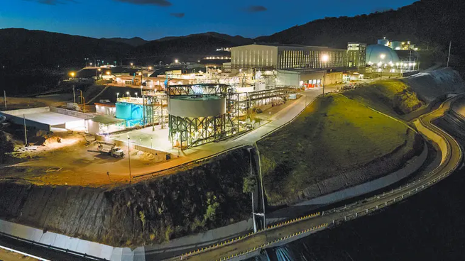 &nbsp;Su madre es una de las mujeres más poderosas de México y sigue los pasos de su abuelo: ya fundó una startup y es futuro heredero del imperio que fundó su abuelo