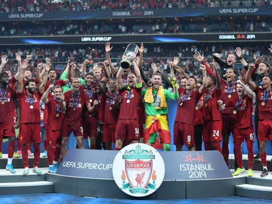 Liverpool se consagró campeón de la Supercopa de Europa tras vencer por penales a Chelsea.