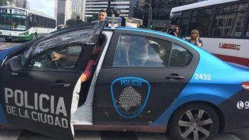 Los explosivos se comercializaban libremente en internet a coleccionistas.