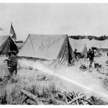 En 1916 el general estadounidense Pershing ingresa con cinco mil hombres en territorio mexicano para apresar a Pancho Villa. En 1916 el general estadounidense Pershing ingresa con cinco mil hombres en territorio mexicano para apresar a Pancho Villa.