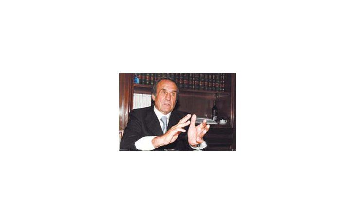 La decisión del juez llevó alivio al senador lanzado ahora de lleno ala renovación de su banca en la Cámara alta.