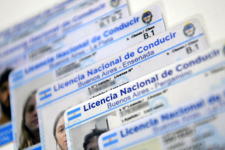Those over 65 and those who have the defeated license for more than a year must do the face -to -face procedure. Those over 65 and those who have the defeated license for more than a year must do the face -to -face procedure.