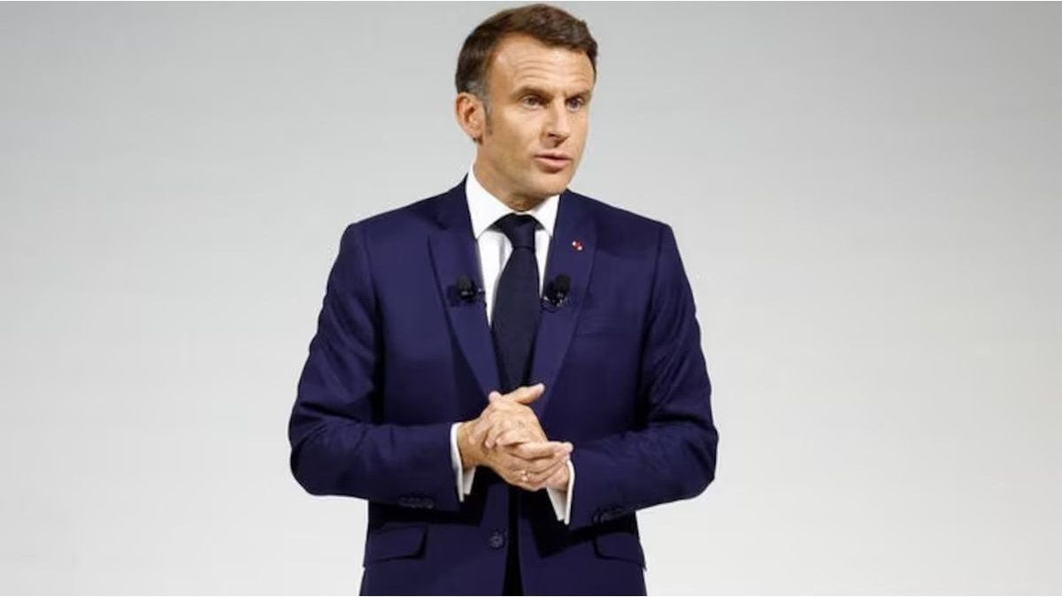 After the defeat, Emmanuel Macron called for a broad alliance against the far right in France