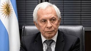 Javier Milei avaló la renovación en su cargo al juez Víctor Arturo Pesino. Javier Milei avaló la renovación en su cargo al juez Víctor Arturo Pesino.
