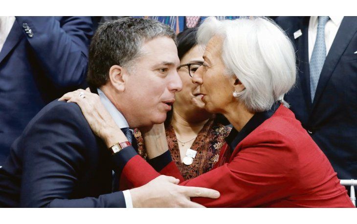 ámbito.com | Carnales. El ministro de Hacienda, Nicolás Dujovne, parece sufrir el acoso amistoso de la directora gerente del FMI, Christine Lagarde.