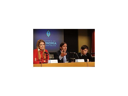 Lorenzino y Kicillof descartaron aumentar retenciones a otros sectores