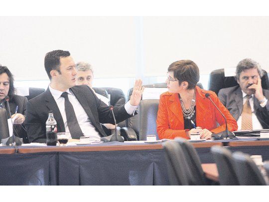 Plenario. El diputado radical Luis Petri (Mendoza) expuso los fundamentos de la ley del arrepentido. Sólo serán beneficiados aquellos que denuncien delitos más graves que los cometidos por ellos mismos.